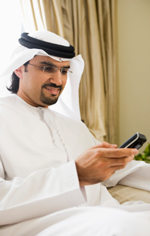 الإمارات تقود السبق العالمي في استخدام الهواتف الذكية